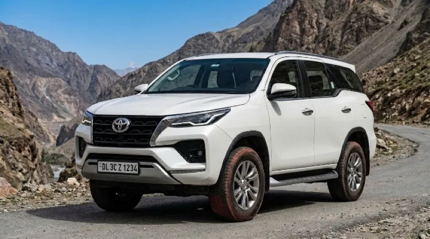 Toyota Fortuner – Luxury SUV Taxi in Gurgaon